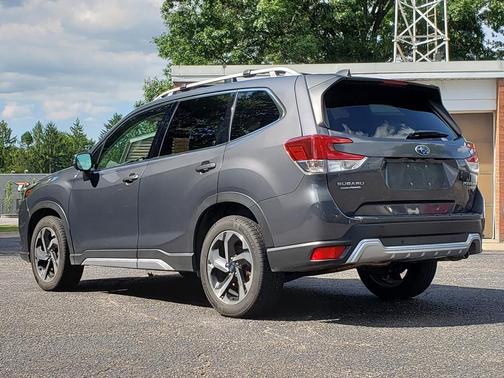 Magnetite Gray Metallic 2022 Subaru Forester Touring