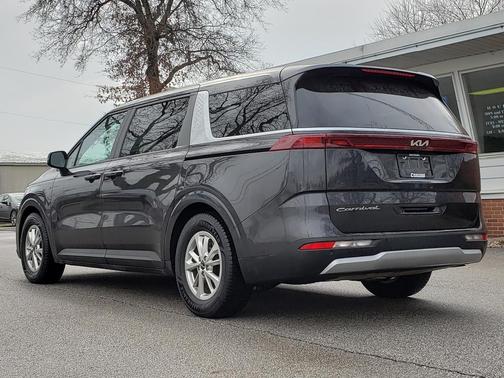 2022 Kia Carnival LXS