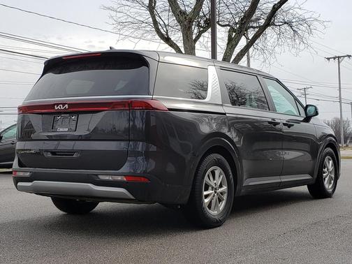 2022 Kia Carnival LXS