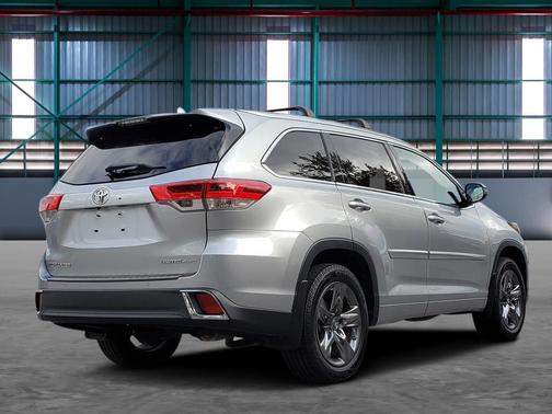 2018 Toyota Highlander Limited Platinum