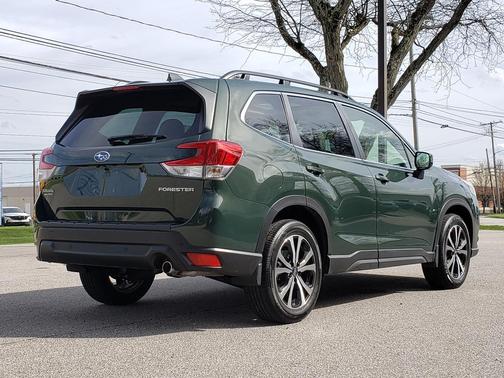 Cascade Green Silica 2023 Subaru Forester Limited