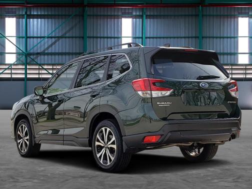 Cascade Green Silica 2023 Subaru Forester Limited