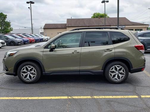 2022 Subaru Forester Premium