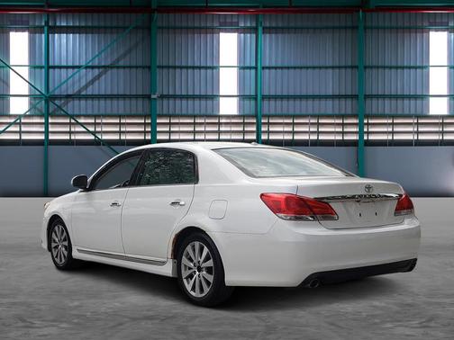 Blizzard Pearl 2011 Toyota Avalon Base