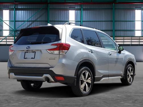 Ice Silver Metallic 2019 Subaru Forester Touring