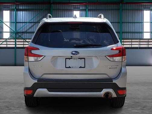 Ice Silver Metallic 2019 Subaru Forester Touring