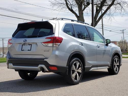 Ice Silver Metallic 2019 Subaru Forester Touring