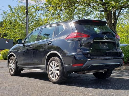 Magnetic Black 2018 Nissan Rogue S