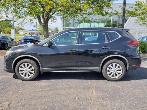Magnetic Black 2018 Nissan Rogue S