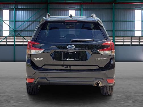 Crystal Black Silica 2023 Subaru Forester Premium