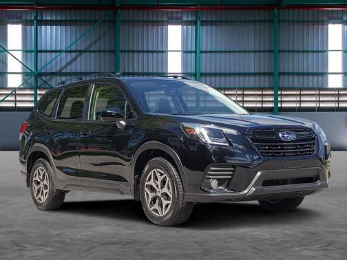 Crystal Black Silica 2023 Subaru Forester Premium