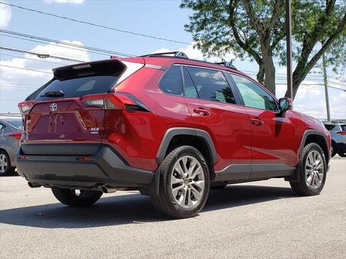 2023 Toyota RAV4 XLE Premium