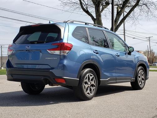 Horizon Blue Pearl 2021 Subaru Forester Premium