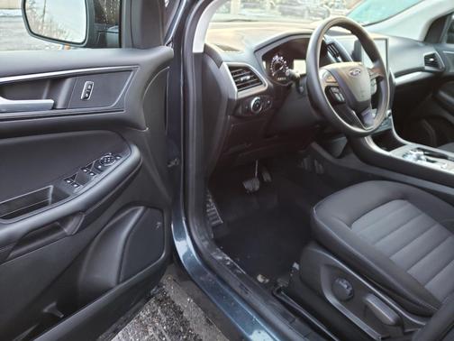 2023 Ford Edge SE