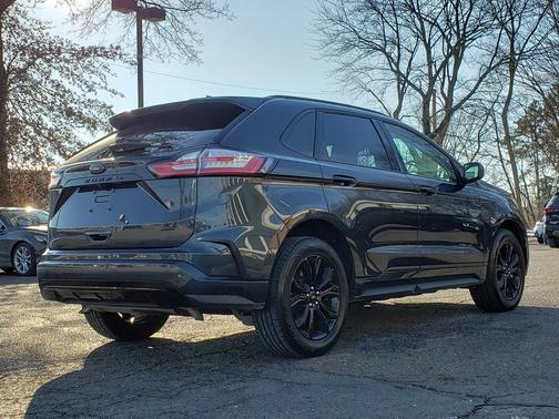 2023 Ford Edge SE
