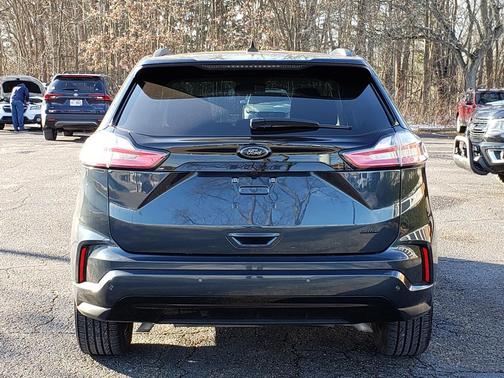 2023 Ford Edge SE