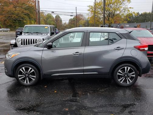 2019 Nissan Kicks SR