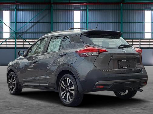 2019 Nissan Kicks SR