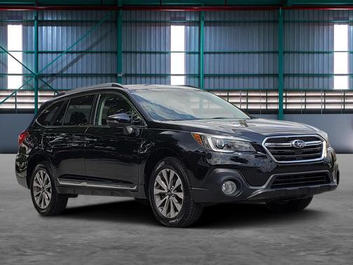 Crystal Black Silica 2019 Subaru Outback 2.5i Touring