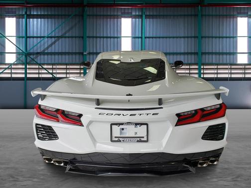 Arctic White 2025 Chevrolet Corvette Stingray w/2LT