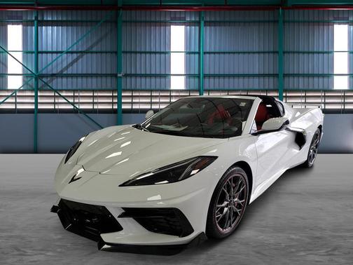 Arctic White 2025 Chevrolet Corvette Stingray w/2LT