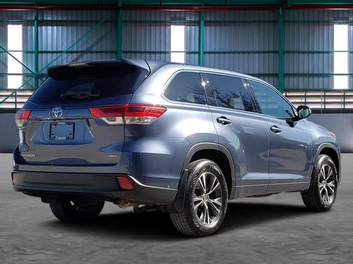 2018 Toyota Highlander LE