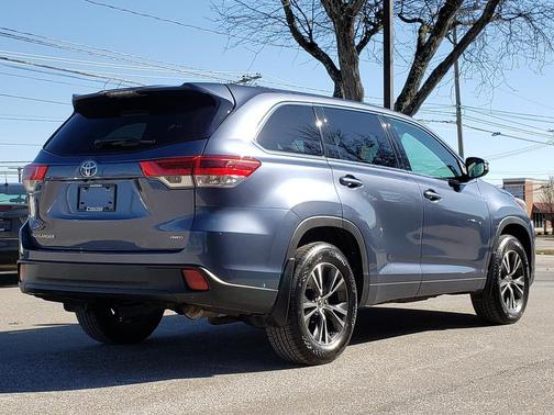 2018 Toyota Highlander LE