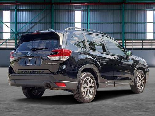 Crystal Black Silica 2020 Subaru Forester Premium