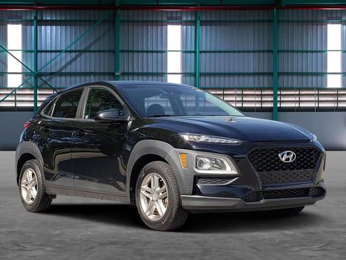 Ultra Black 2020 Hyundai KONA SE