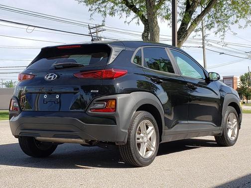Ultra Black 2020 Hyundai KONA SE