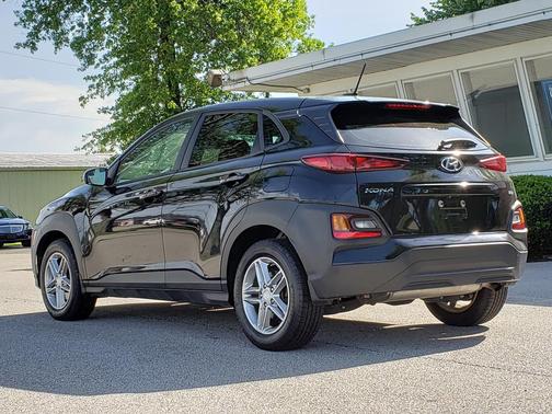Ultra Black 2020 Hyundai KONA SE