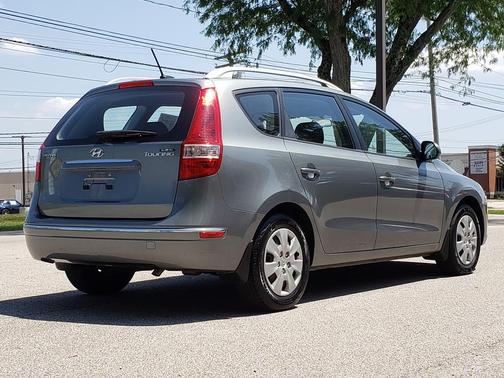 Carbon Gray Mist Metallic 2011 Hyundai Elantra Touring GLS