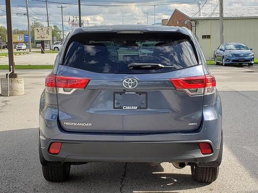 Shoreline Blue Pearl 2018 Toyota Highlander LE