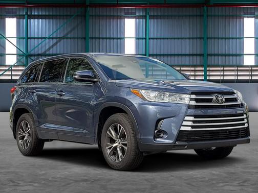 Shoreline Blue Pearl 2018 Toyota Highlander LE