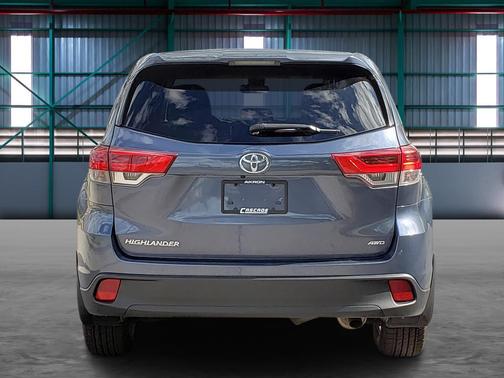 Shoreline Blue Pearl 2018 Toyota Highlander LE