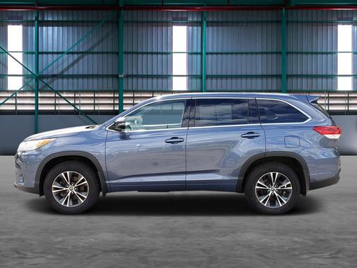 Shoreline Blue Pearl 2018 Toyota Highlander LE