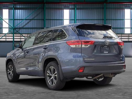 Shoreline Blue Pearl 2018 Toyota Highlander LE
