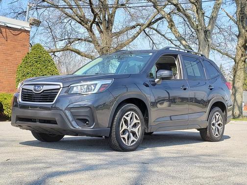 Ice Silver Metallic 2019 Subaru Forester Premium