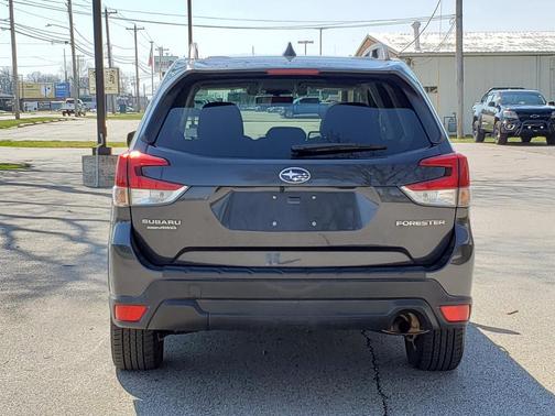 Ice Silver Metallic 2019 Subaru Forester Premium