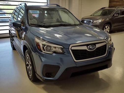 Photo 2 of 21 of 2019 Subaru Forester Premium