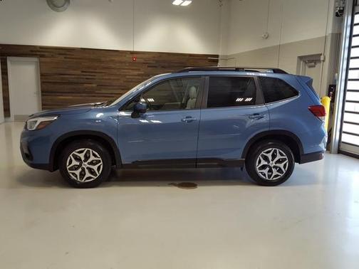 Photo 1 of 21 of 2019 Subaru Forester Premium