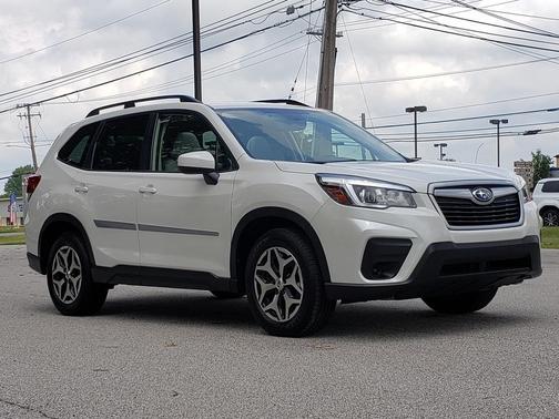 Crystal White Pearl 2020 Subaru Forester Premium