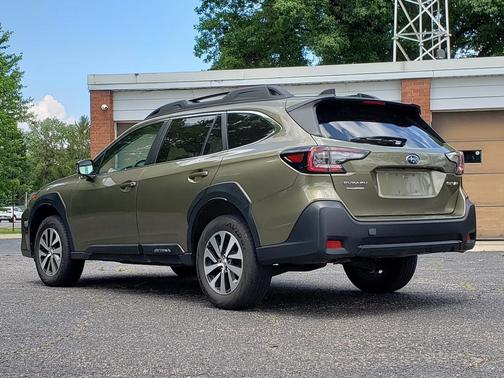 Autumn Green Metallic 2023 Subaru Outback Premium