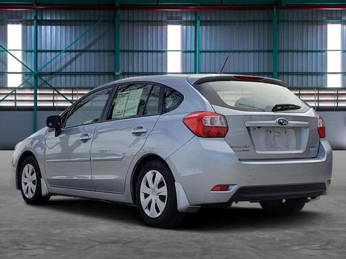 Ice Silver Metallic 2016 Subaru Impreza 2.0i