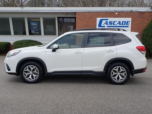 Crystal White Pearl 2023 Subaru Forester Premium