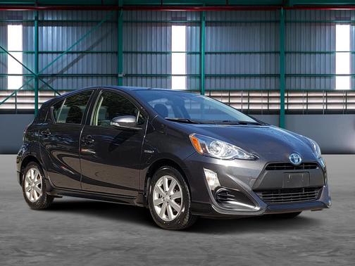 2017 Toyota Prius c .