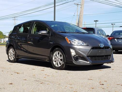 2017 Toyota Prius c .