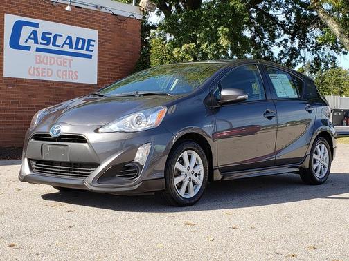 2017 Toyota Prius c .
