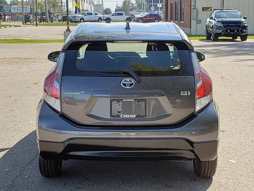 2017 Toyota Prius c .