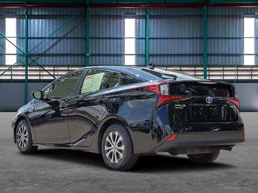 2021 Toyota Prius LE